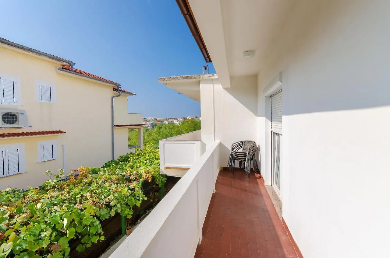Apartments Ruza A Lopar